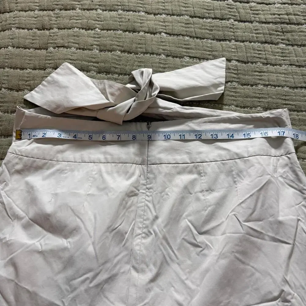 BANANA REPUBLIC Wms Size 12 Beige Stretch‎ Skirt with Bow Belt & Pockets Preppy